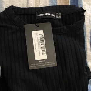 PrettyLittleThing Black Rib Crew Neck LS 12